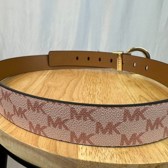 ✨NWT - Michael Kors - REVERSIBLE Belt with Name on Buckle, Size M.✨ - Picture 3 of 4